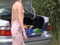 Красотка Ольга Погодина засветила грудь в фильме «Огнеборцы» фото #1