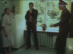 Лариса Гузеева показала голую грудь в фильме «Одинокий автобус под дождем» фото #5