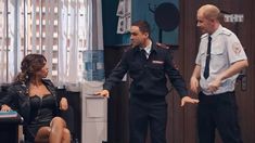 Карина Зверева засветила трусики в сериале «Однажды в России» фото #1