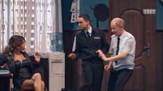 Карина Зверева засветила трусики в сериале «Однажды в России» фото #2