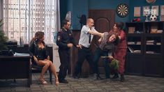 Карина Зверева засветила трусики в сериале «Однажды в России» фото #8