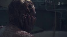 Алёна Бабенко засветила сиськи в сериале «Однажды в Ростове» фото #4