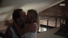 Мария Шалаева засветила трусики в сериале «Озабоченные, или Любовь зла» фото #2