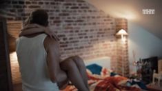 Мария Шалаева засветила трусики в сериале «Озабоченные, или Любовь зла» фото #4