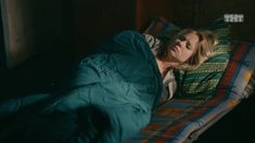 Надежда Лумпова в сексуальном лифчике в сериале «Ольга» фото #8