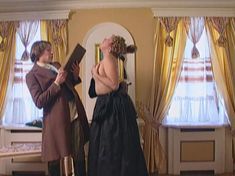 Пышная голая грудь Оксаны Сташенко в фильме «Особенности русской бани» фото #6