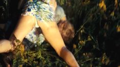 Виктория Романенко засветила трусики в фильме «Отдамся в хорошие руки» фото #2