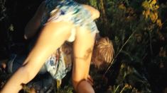 Виктория Романенко засветила трусики в фильме «Отдамся в хорошие руки» фото #3