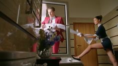 Красотка Диана Пожарская слегка засветила попкув фильме «Отель Элеон» фото #1