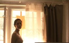 Екатерина Юдина оголила грудь и попу в фильме «Отрыв» фото #2