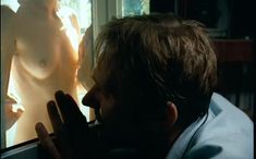 Екатерина Юдина оголила грудь и попу в фильме «Отрыв» фото #6