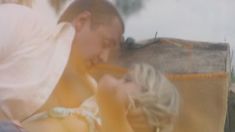 Анжелина Карелина засветила грудь в сериале «Охота на асфальте» фото #8