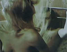 Екатерина Кмит оголила грудь и попу в фильме «Охота на сутенера» фото #9