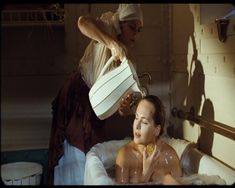 Красивая голая грудь Анны Горшковой в фильме «Пассажирка» фото #2