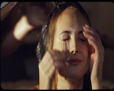 Красивая голая грудь Анны Горшковой в фильме «Пассажирка» фото #6