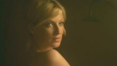 Ирина Гринева засветила сиську в сериале «Подкидной» фото #1