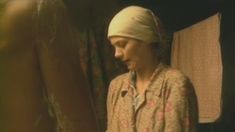 Ирина Гринева засветила сиську в сериале «Подкидной» фото #10