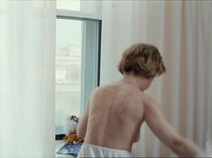 Татьяна Догилева засветила грудь в фильме «Привет, дуралеи!» фото #2