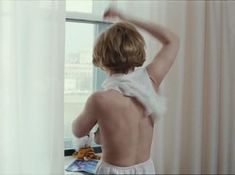 Татьяна Догилева засветила грудь в фильме «Привет, дуралеи!» фото #5