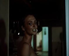 Вероника Изотова оголила грудь и попу в фильме «Приговор» фото #2