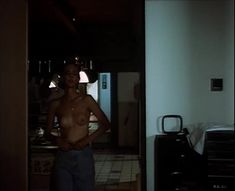 Вероника Изотова оголила грудь и попу в фильме «Приговор» фото #5