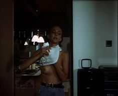 Вероника Изотова оголила грудь и попу в фильме «Приговор» фото #10