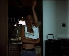 Вероника Изотова оголила грудь и попу в фильме «Приговор» фото #11