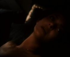 Вероника Изотова оголила грудь и попу в фильме «Приговор» фото #15