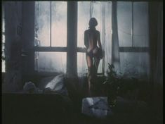 Полностью голая Елена Захарова в фильме «Приют комедиантов» фото #5