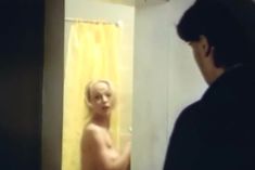 Голая грудь Анжелики Неволиной в фильме «Приятель покойника» фото #2