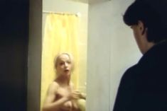 Голая грудь Анжелики Неволиной в фильме «Приятель покойника» фото #6