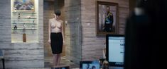 Упругая голая грудь Юлии Снигирь в фильме «Про Любовь» фото #4
