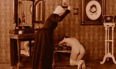 Абсолютно голая Динара Друкарова в фильме «Про уродов и людей» фото #14