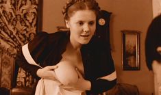 Сочная голая грудь Татьяны Полонской в фильме «Про уродов и людей» фото #4