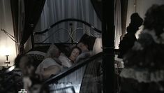 Голая попа Юлии Галкиной в сериале «Проснемся вместе?» фото #27