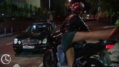 Голая попа Юлии Галкиной в сериале «Проснемся вместе?» фото #47