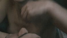 Соблазнительная Светлана Камынина засветила грудь в фильме «Простые вещи» фото #2