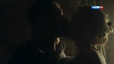 Виктория Исакова засветила грудь в сериале «Родина» фото #1