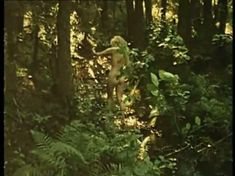 Абсолютно голая Наталья Суркова в фильме «Родник» фото #2