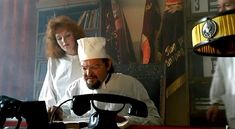 Голая попа Амалии Мордвиновой в фильме «Роковые яйца» фото #12