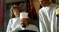 Голая попа Амалии Мордвиновой в фильме «Роковые яйца» фото #13