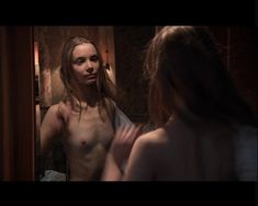 Изящная Ольга Арнтгольц оголила грудь и попу в фильме «Русское» фото #2