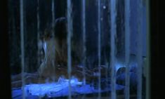 Голая задница Екатерины Гусевой в фильме «С днем рождения, Лола!»