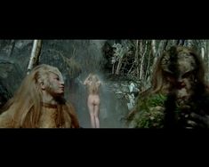 Аккуратная голая попка Екатерины Вилковой в фильме «Самка» фото #4