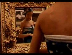 Олеся Судзиловская оголила попу в сериале «Светские хроники» фото #1