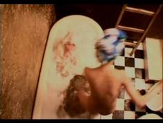 Олеся Судзиловская оголила попу в сериале «Светские хроники» фото #3