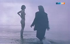 Полностью голая Динара Друкарова в фильме «Сердце медведицы» фото #3