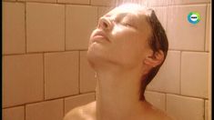 Голая попа Алёны Бабенко в фильме «Серебряная свадьба» фото #2