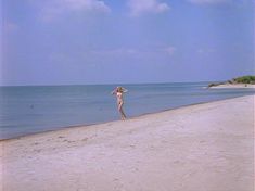 Голые сиськи Александры Захаровой в фильме «Серые волки»