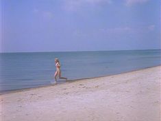 Голые сиськи Александры Захаровой в фильме «Серые волки»